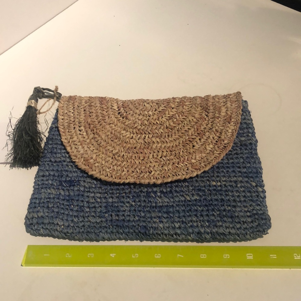 Clutch handbag woven in Manila